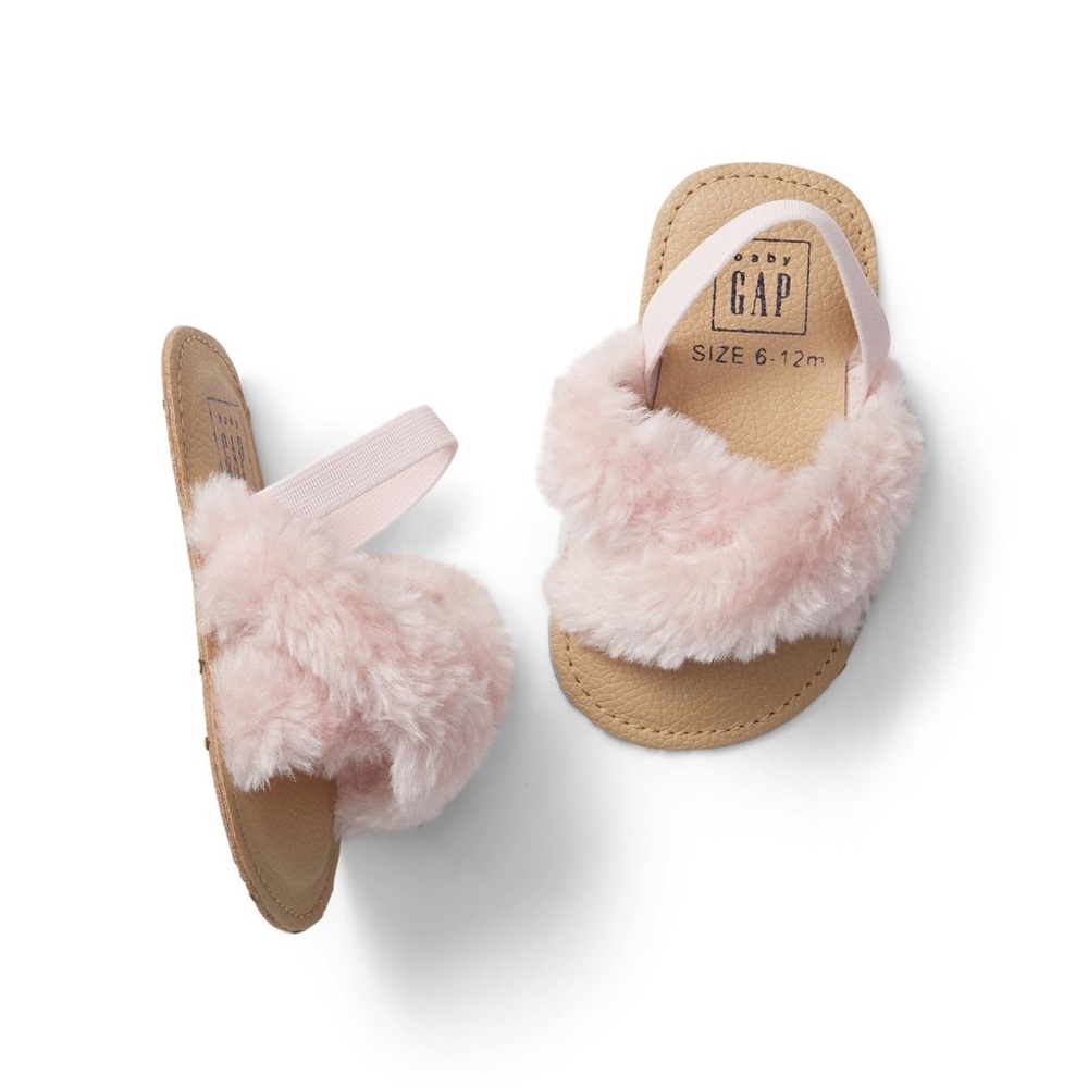 Baby Gap baby girl pink fuzzy slippers